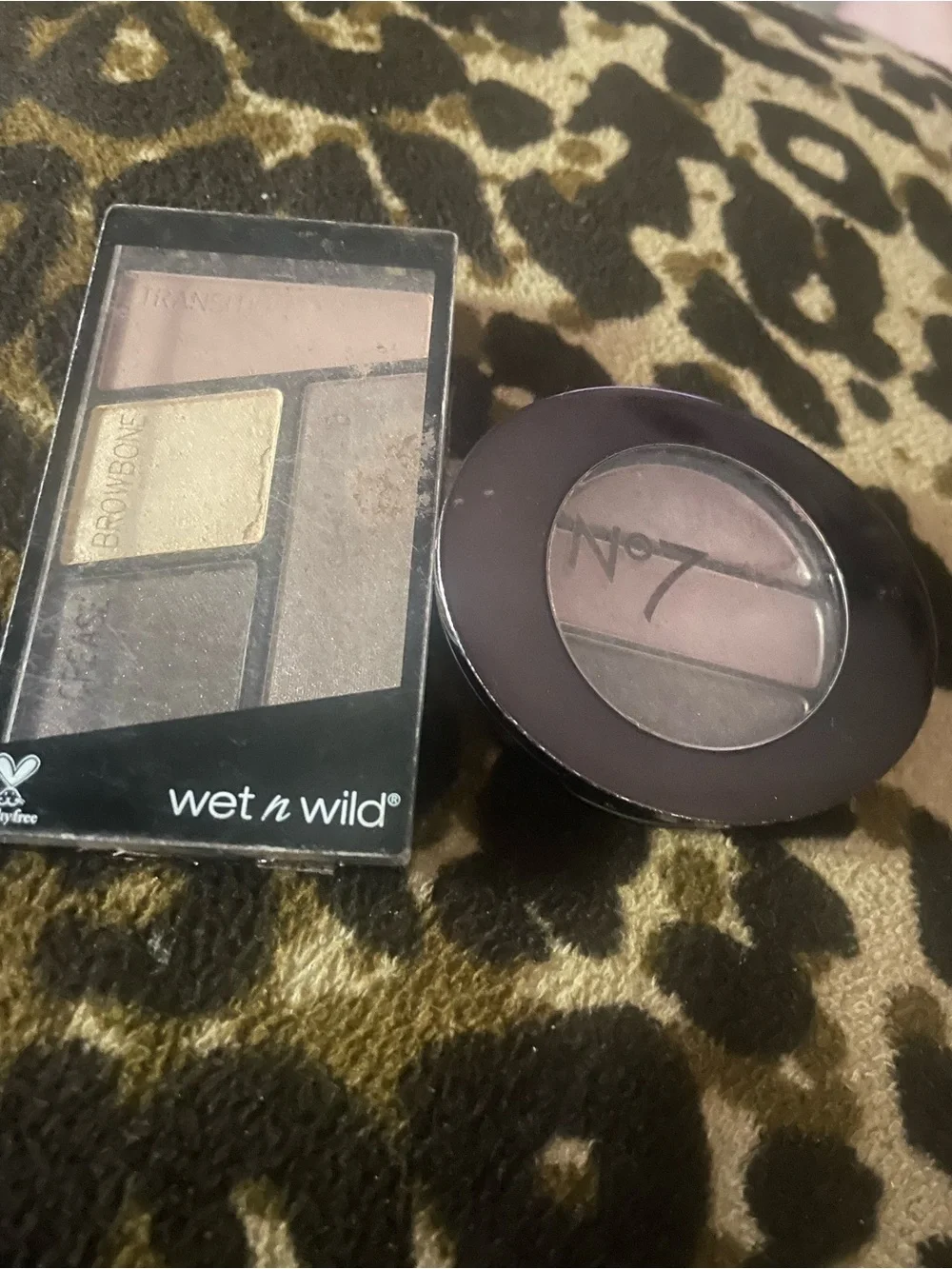 No 7 Neutral Plum Eyeshadow Trio – Soft Shimmer for Everyday Looks & Wet & Wild